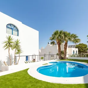 apartamentos-04118.es-andalucia.com/